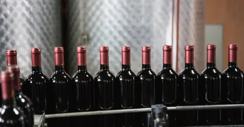 Integrated wine bottling line